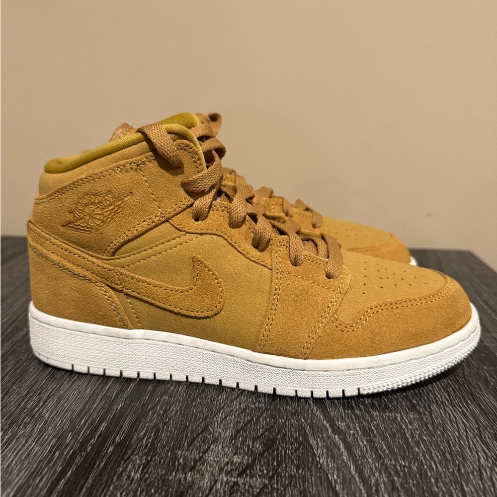 Nike Women's Sneakers in Tan and White